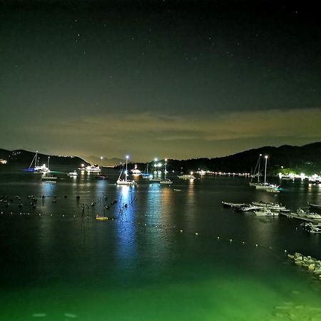 B&B La Palafitta ポルトヴェーネレ エクステリア 写真