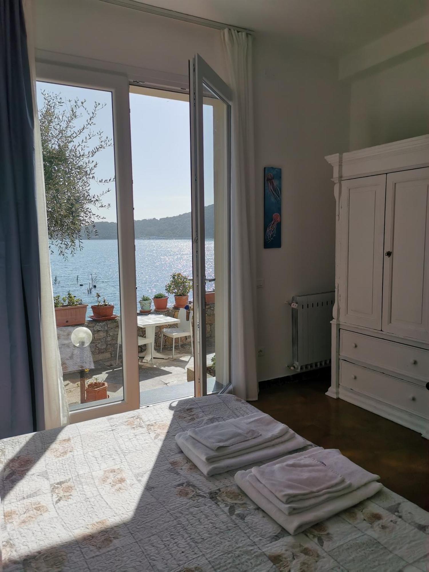 B&B La Palafitta ポルトヴェーネレ エクステリア 写真